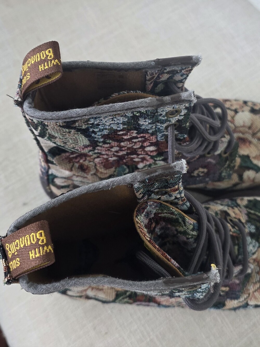 Dr. Martens Floral Tapestry Lace-Up Ankle Boots-Multicolor Doc Martens Size 7 US - Picture 5 of 8